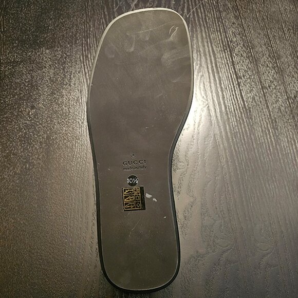 Men’s Gucci Flip-Flops – Footwear So Fancy, They Come with a Freakin’ Pouch ! - Picture 11 of 15
